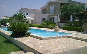 Luxury Villa Flora Kiparissia